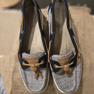 Sperry boat shoe size 8.5